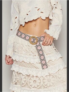 POL Embroidered Floral Bead Buckle Belt - White & Brown NWT